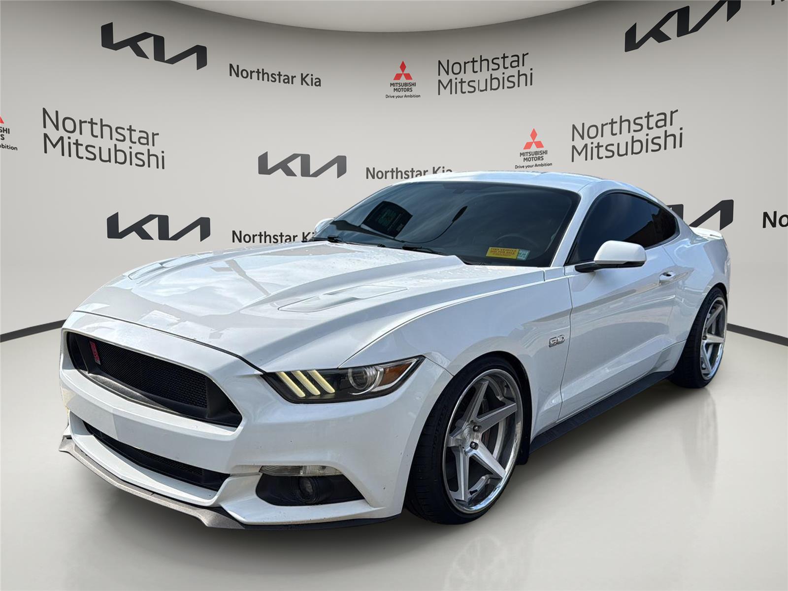 2016 Ford Mustang GT Premium Coupe RWD