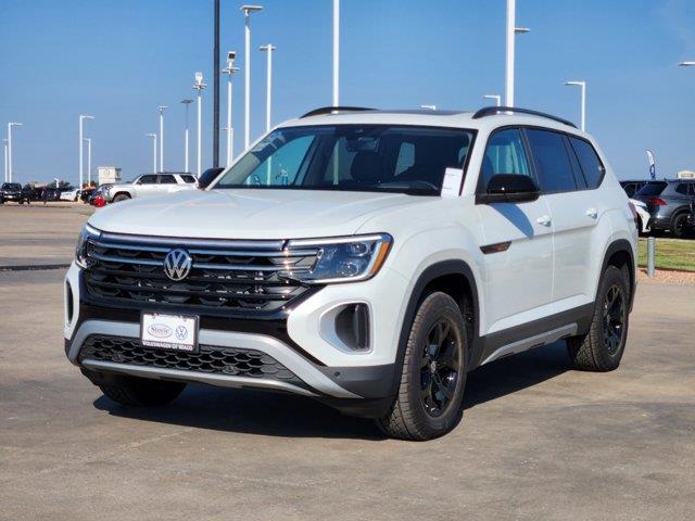 2024 Volkswagen Atlas 2.0T Peak Edition SEL 2