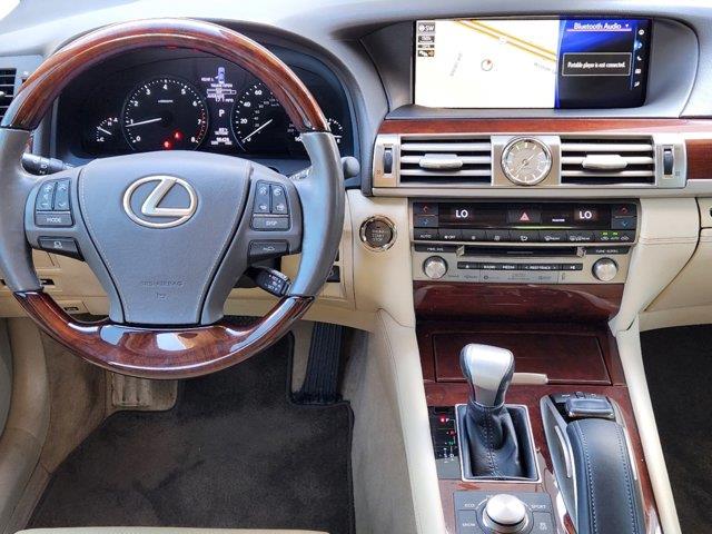 2016 Lexus LS 460  21