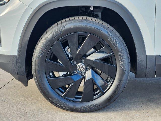 2025 Volkswagen Atlas 2.0T SE w/Technology 7