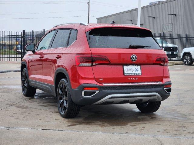 2024 Volkswagen Taos SE 4