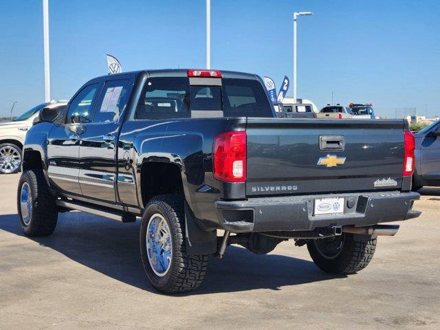 2018 Chevrolet Silverado 1500 High Country 3