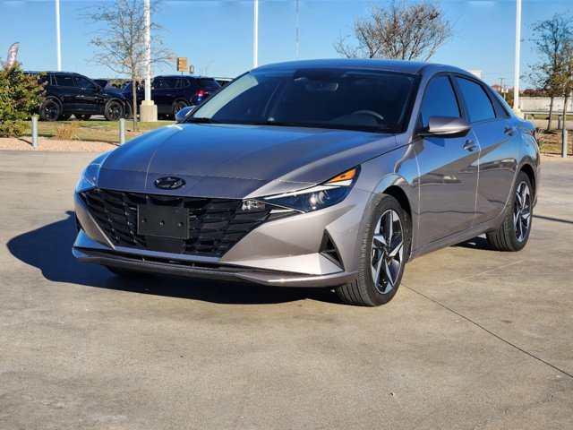 2023 Hyundai Elantra SEL 2