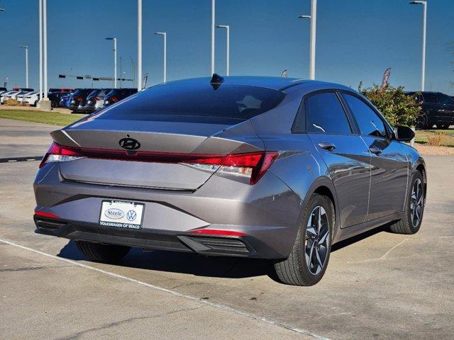 2023 Hyundai Elantra SEL 3