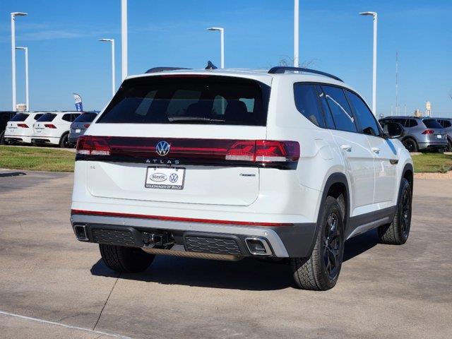 2025 Volkswagen Atlas 2.0T Peak Edition 3