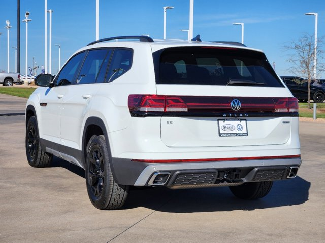 2025 Volkswagen Atlas 2.0T Peak Edition 4