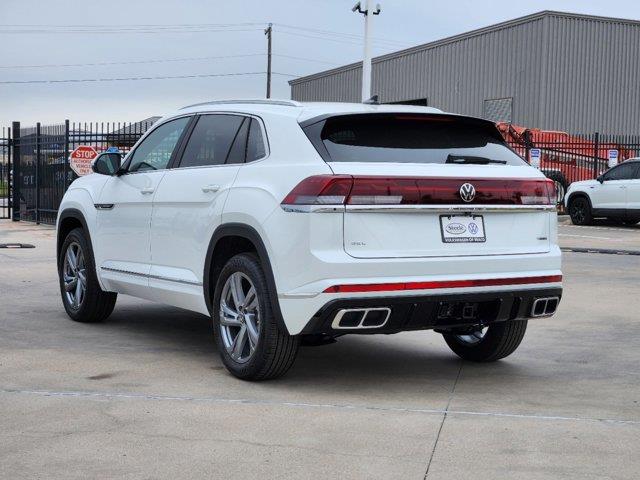 2024 Volkswagen Atlas Cross Sport 2.0T SEL R-Line 4