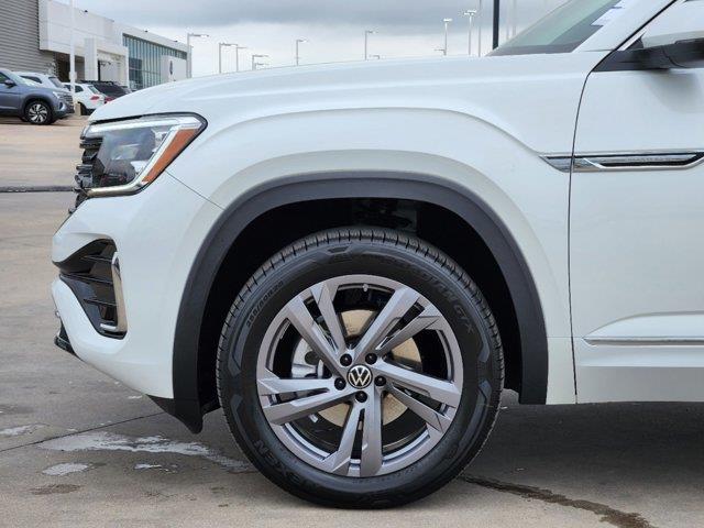 2024 Volkswagen Atlas Cross Sport 2.0T SEL R-Line 6