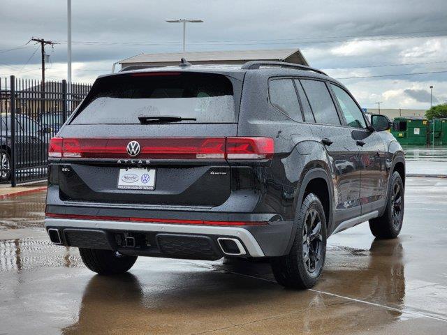 2024 Volkswagen Atlas 2.0T Peak Edition SEL 3