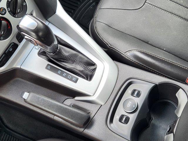 2014 Ford Focus SE 14
