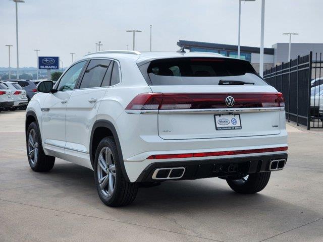 2024 Volkswagen Atlas Cross Sport 2.0T SEL R-Line 4