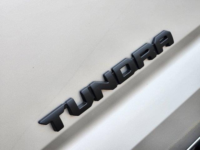 2022 Toyota Tundra 4WD SR5 8