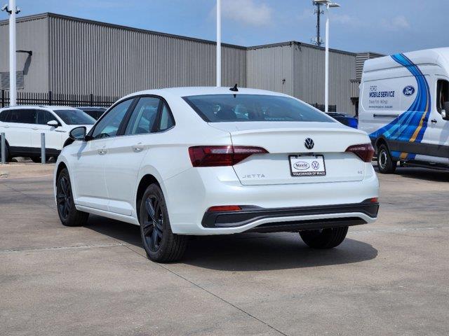 2024 Volkswagen Jetta SE 4