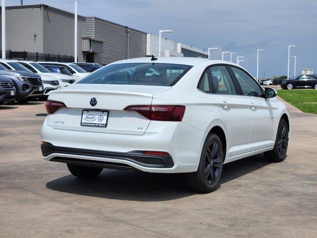 2024 Volkswagen Jetta SE 3