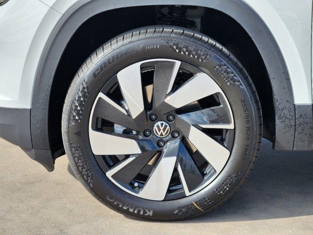 2024 Volkswagen Atlas Cross Sport 2.0T SE w/Technology 7