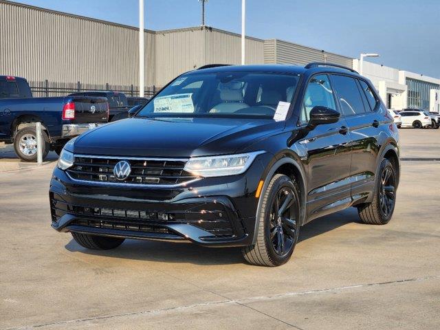 2024 Volkswagen Tiguan SE R-Line Black 2