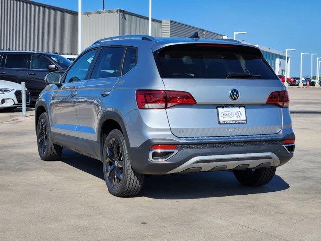 2024 Volkswagen Taos SE 4