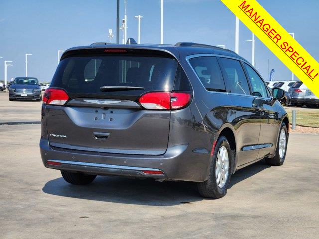 2022 Chrysler Pacifica Touring L 3