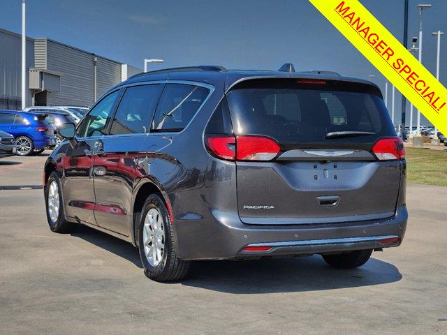 2022 Chrysler Pacifica Touring L 4