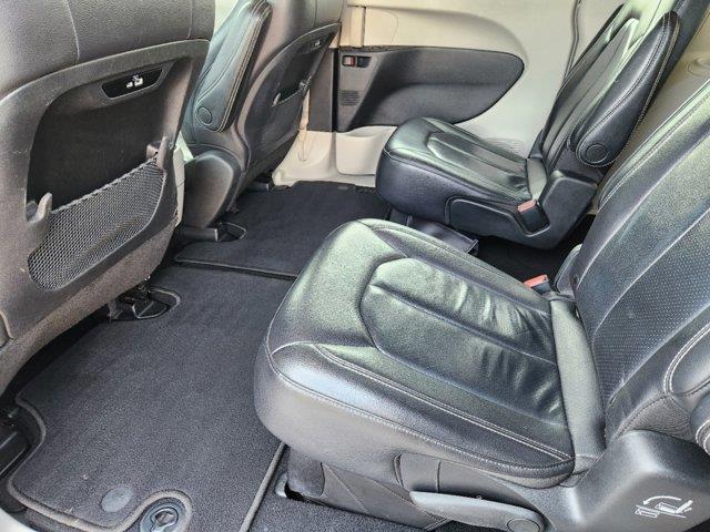 2022 Chrysler Pacifica Touring L 20