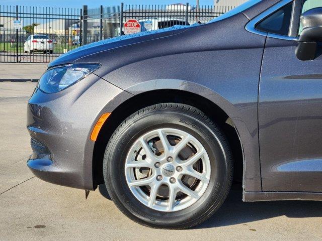 2021 Chrysler Voyager LXI 6