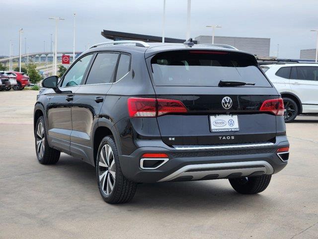 2024 Volkswagen Taos SE 4