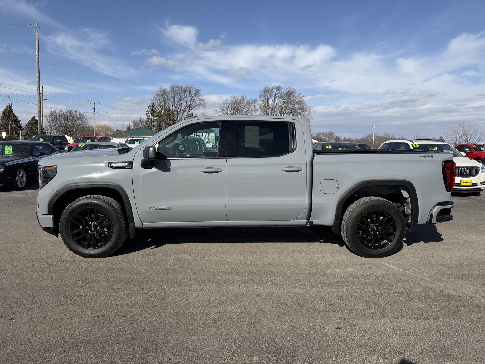 2024 GMC Sierra 1500 Elevation Standard Crew Cab 4WD