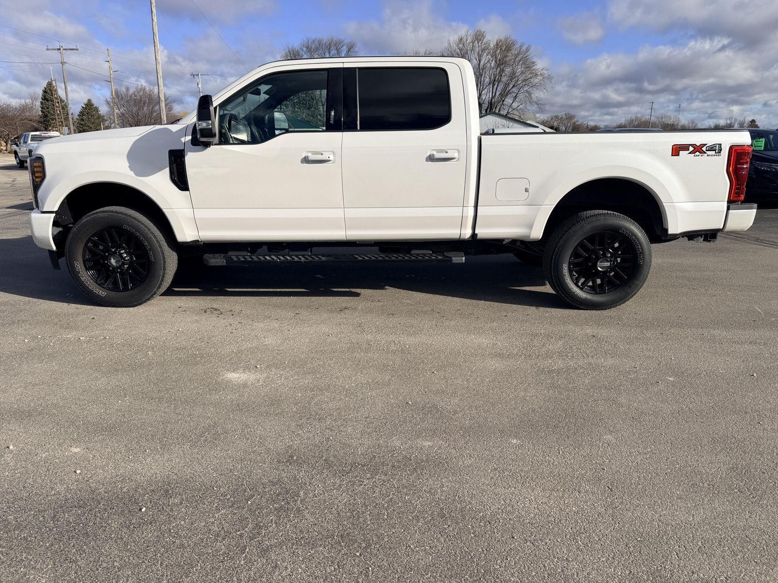 2019 Ford F-250 Super Duty Lariat Crew Cab 4WD