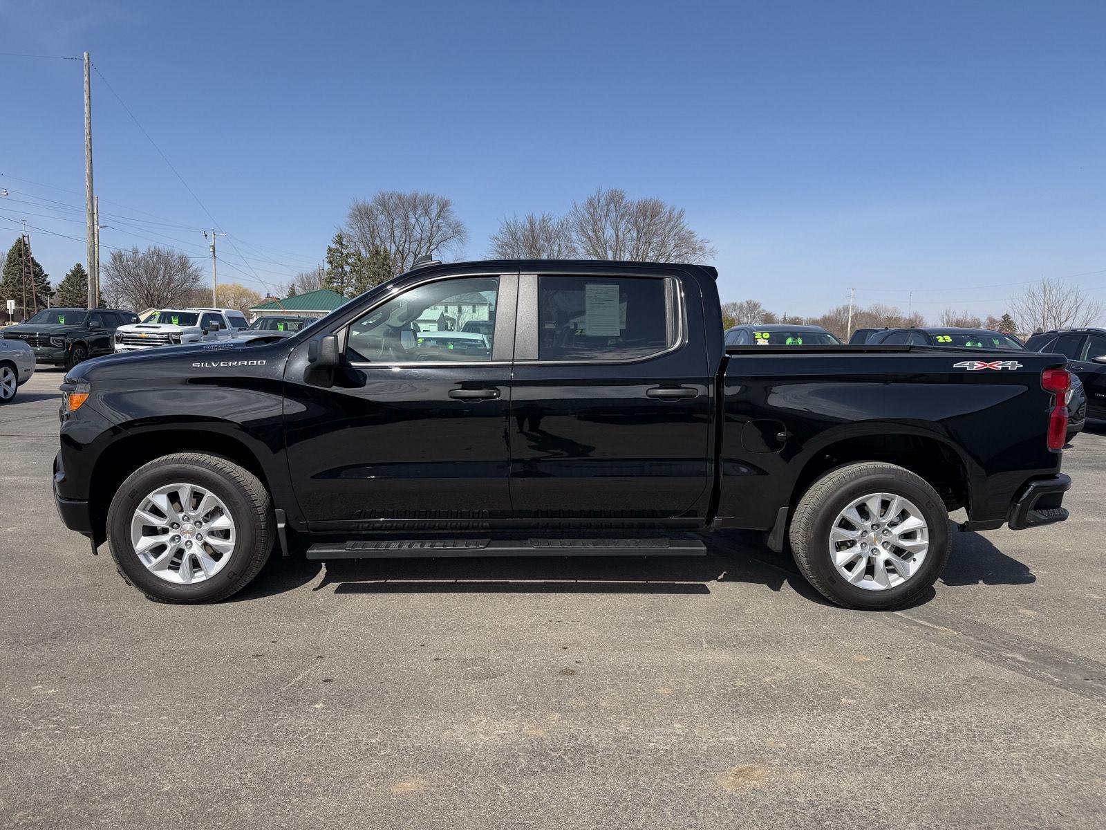 2025 Chevrolet Silverado 1500 Custom Crew Cab 4WD