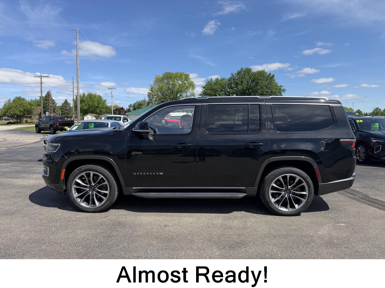 Diamond Black Crystal Pearlcoat 2022 Jeep Wagoneer Series II 4WD SUV / Crossover Four-Wheel Drive 8-Speed Automatic