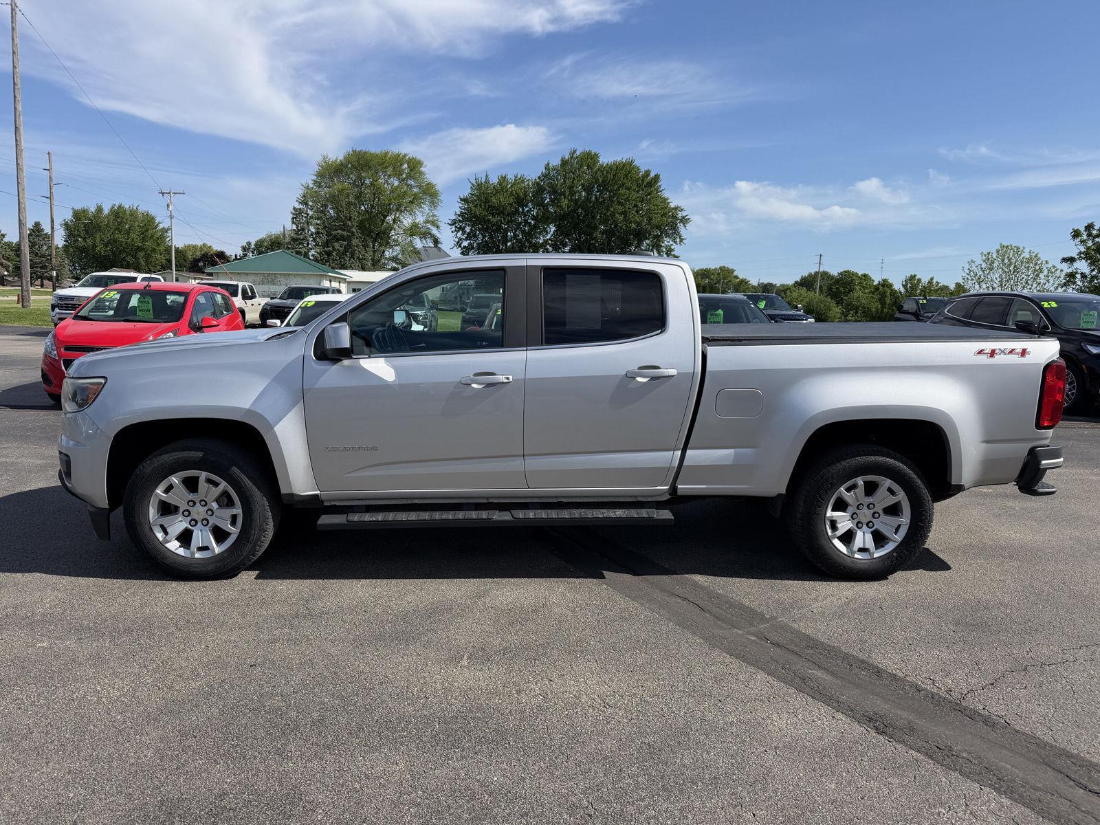 Silver Ice Metallic 2017 Chevrolet Colorado LT Crew Cab 4WD Pickup Truck Four-Wheel Drive 8-Speed Automatic