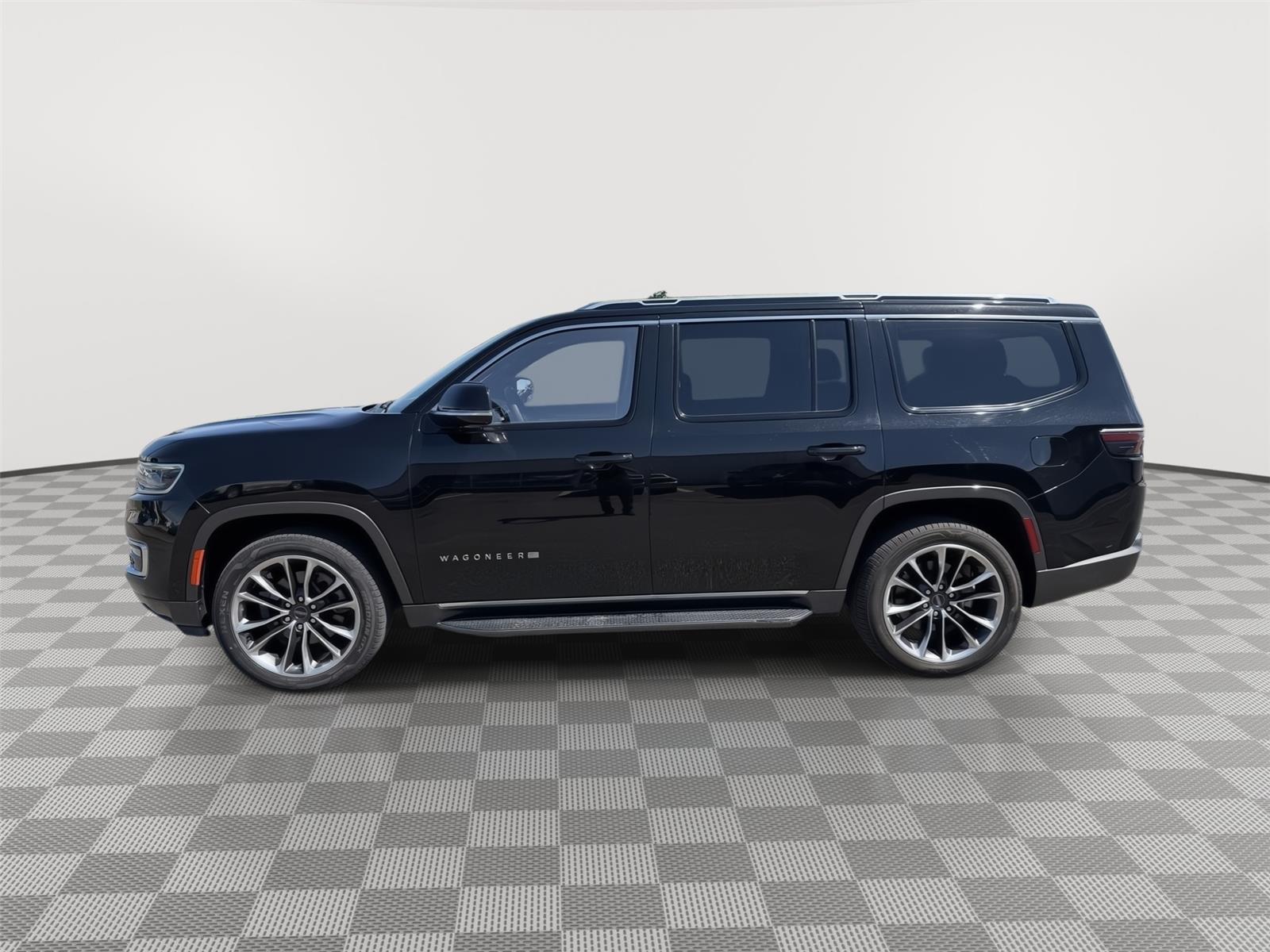 Diamond Black Crystal Pearlcoat 2022 Jeep Wagoneer Series II 4WD SUV / Crossover Four-Wheel Drive 8-Speed Automatic