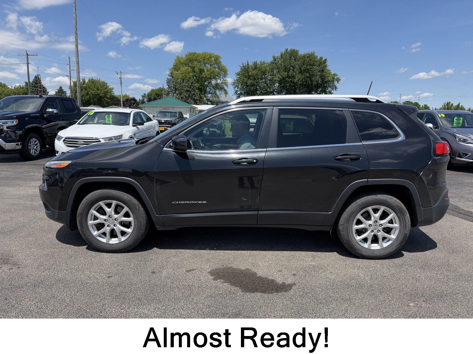 Brilliant Black Crystal Pearlcoat 2016 Jeep Cherokee SUV / Crossover Four-Wheel Drive 9-Speed Automatic