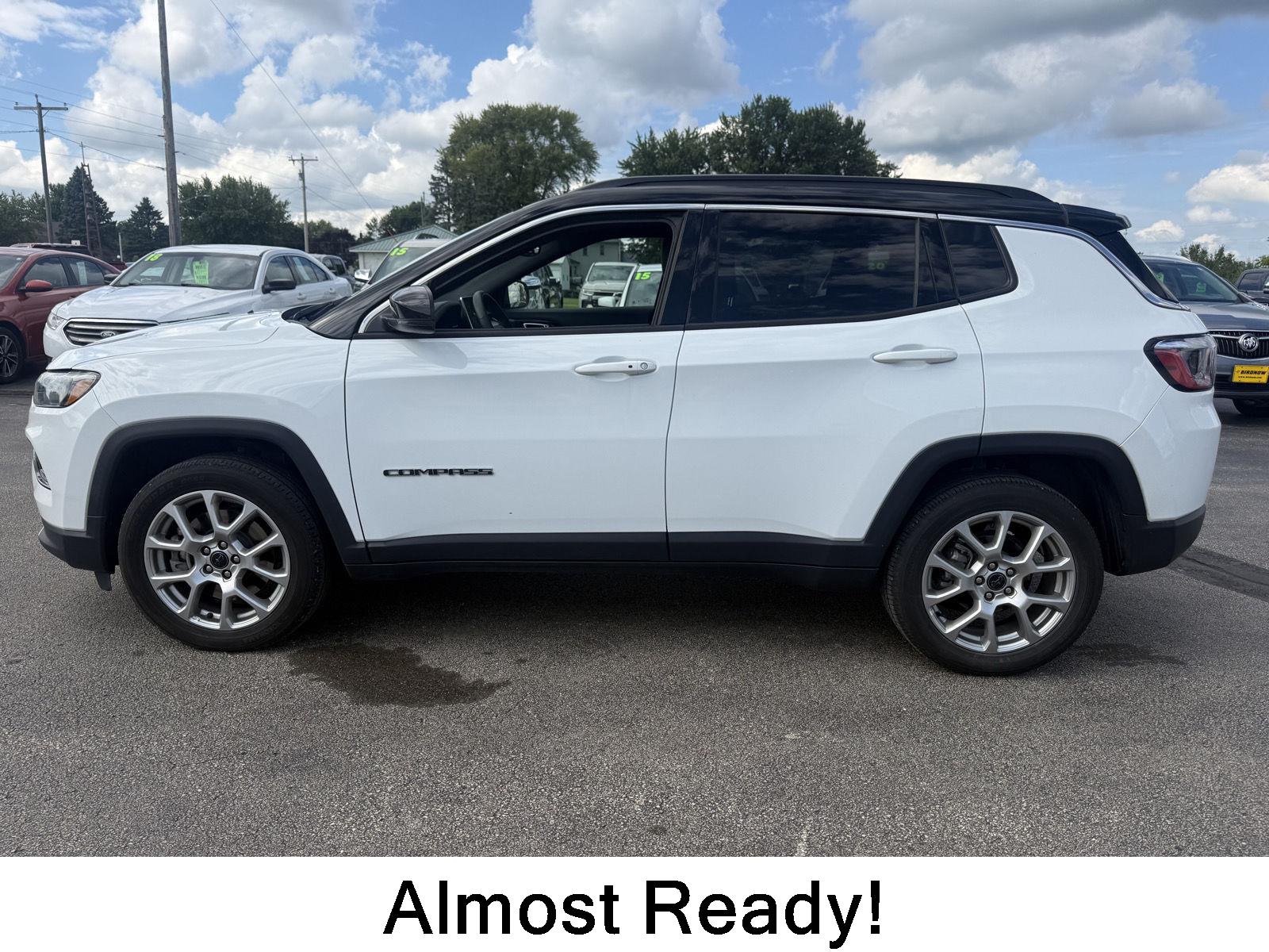 Bright White Clearcoat 2025 Jeep Compass SUV / Crossover Four-Wheel Drive 8-Speed Automatic