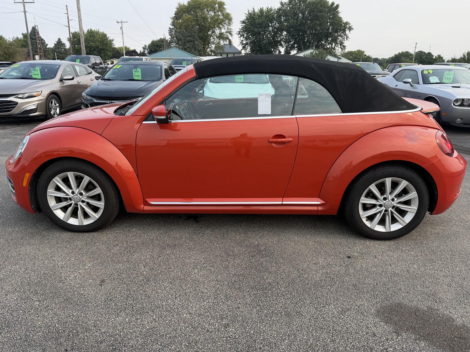Deep Black Pearl/Black Roof 2019 Volkswagen Beetle Convertible Front-Wheel Drive Automatic