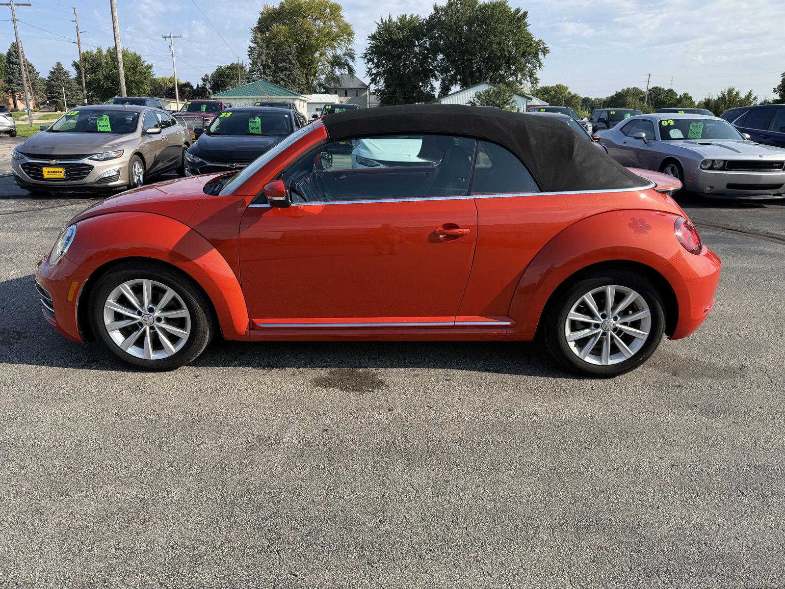 Deep Black Pearl/Black Roof 2019 Volkswagen Beetle Convertible Front-Wheel Drive Automatic
