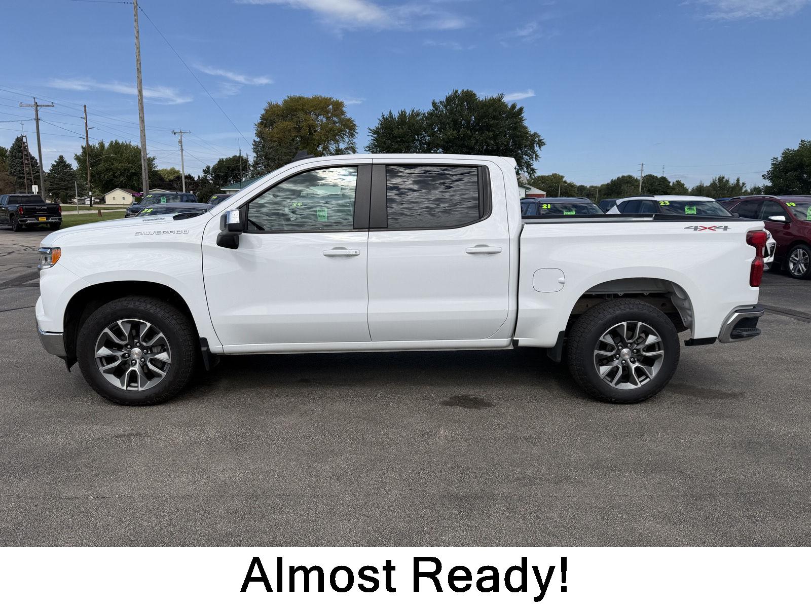 Summit White 2024 Chevrolet Silverado 1500 Pickup Truck Four-Wheel Drive 8-Speed Automatic