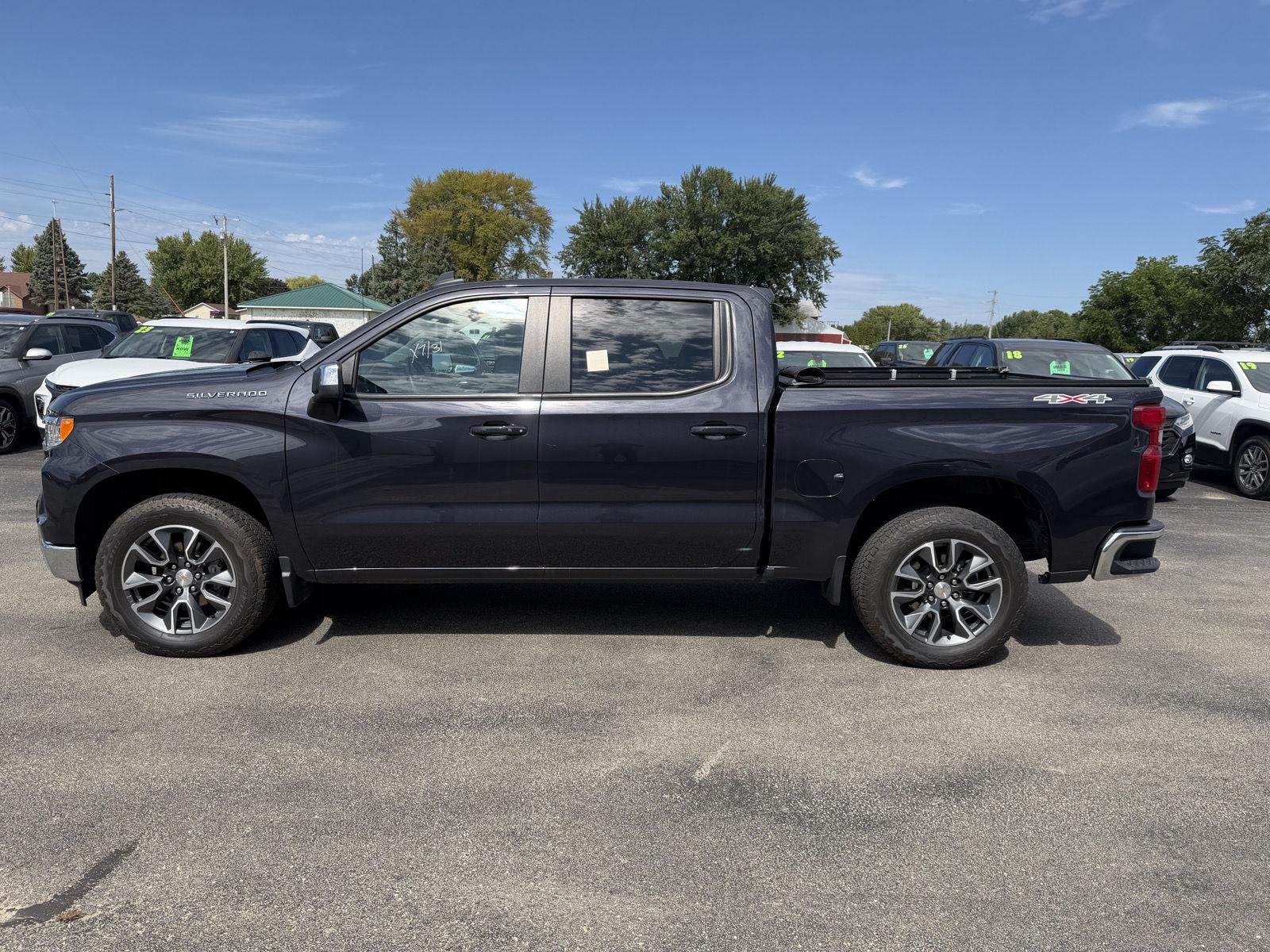 Dark Ash Metallic 2024 Chevrolet Silverado 1500 Pickup Truck Four-Wheel Drive 8-Speed Automatic