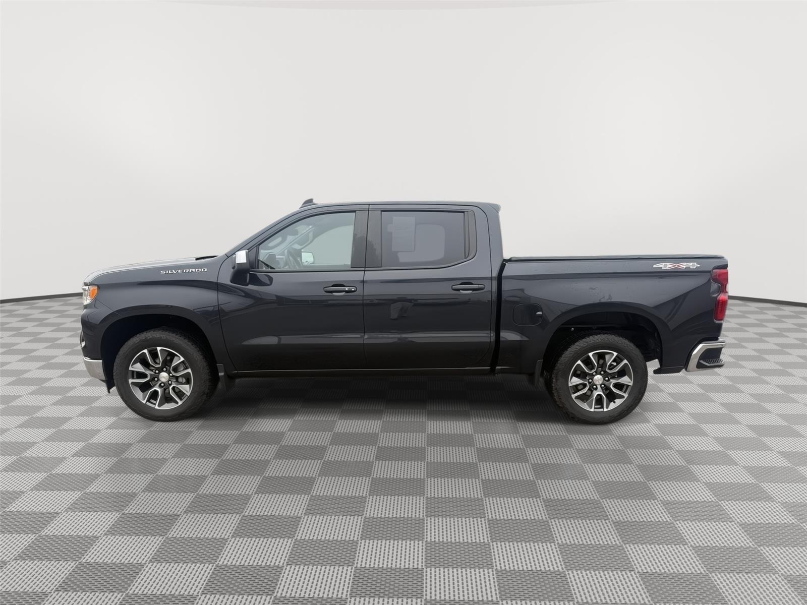 2024 Chevrolet Silverado 1500 LT Crew Cab 4WD