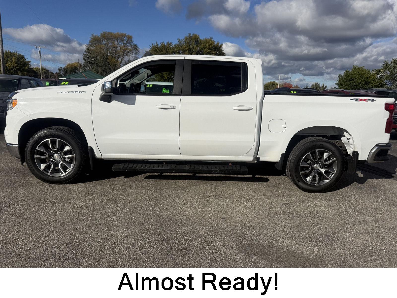 Summit White 2023 Chevrolet Silverado 1500 Pickup Truck Four-Wheel Drive 8-Speed Automatic