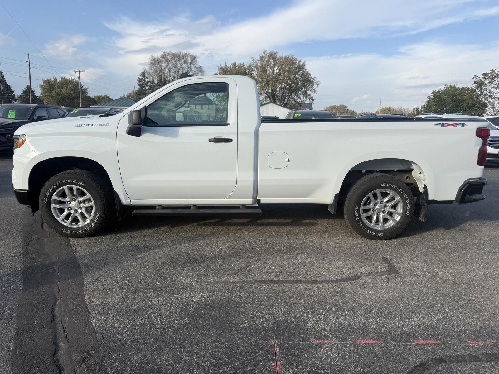 Summit White 2026 Chevrolet Silverado 1500 Pickup Truck Four-Wheel Drive 8-Speed Automatic