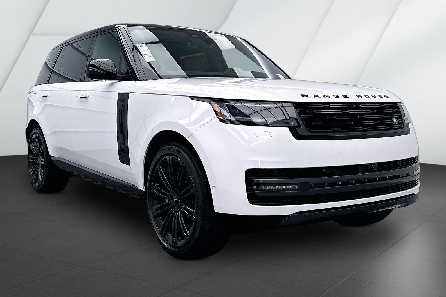 Ostuni Pearl White Premium Metallic 2027 Land Rover Range Rover SUV / Crossover All-Wheel Drive Automatic