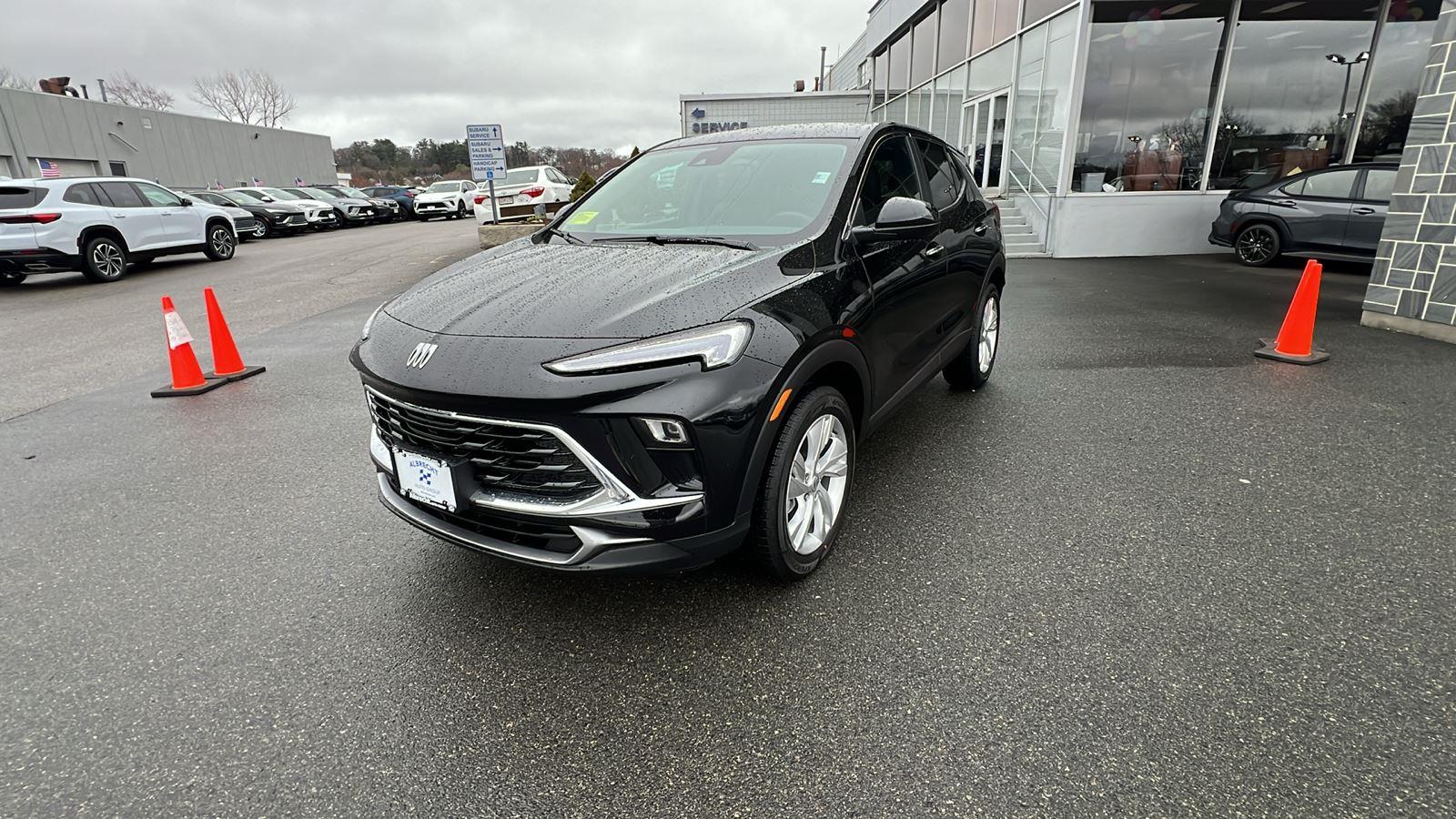 View vehicle photo 3