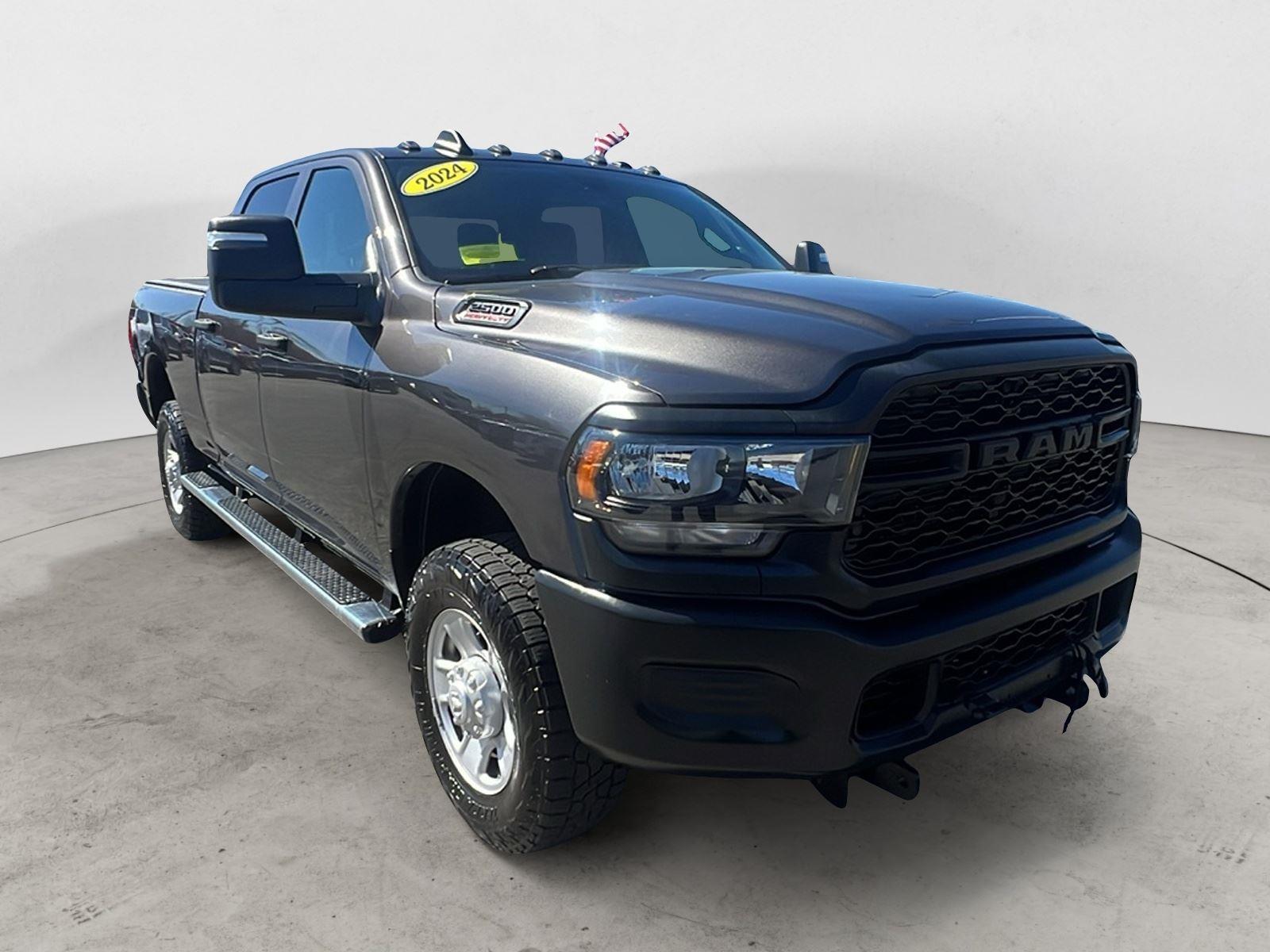 Black Clearcoat 2024 RAM 2500 Tradesman Crew Cab 4WD Pickup Truck Four-Wheel Drive 8-Speed Automatic