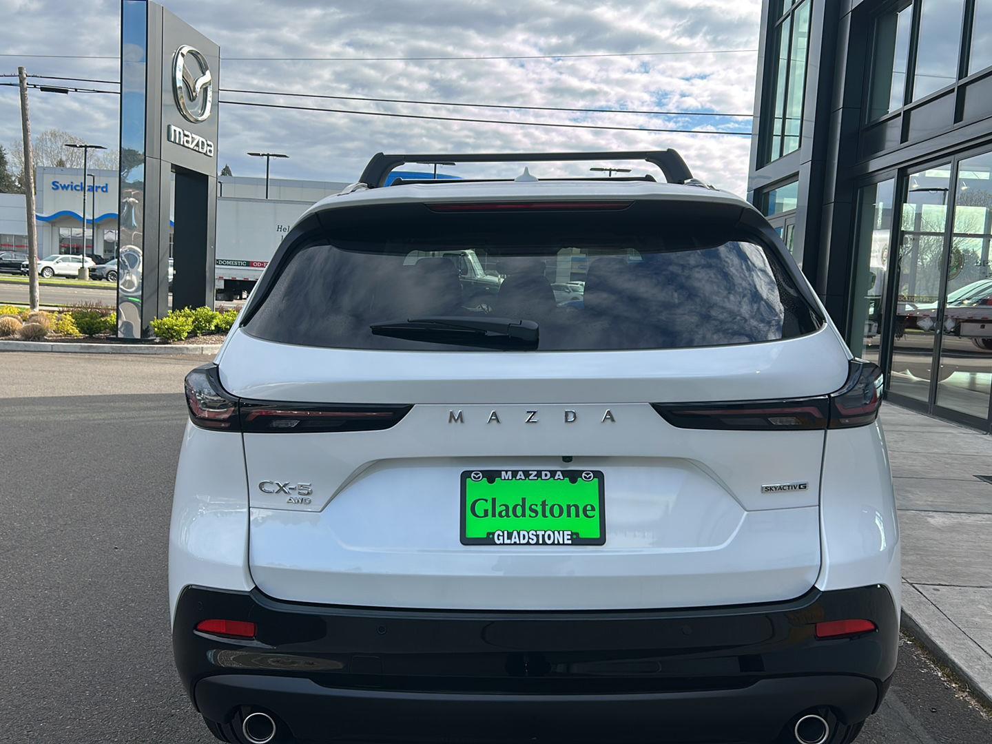 View vehicle photo 6