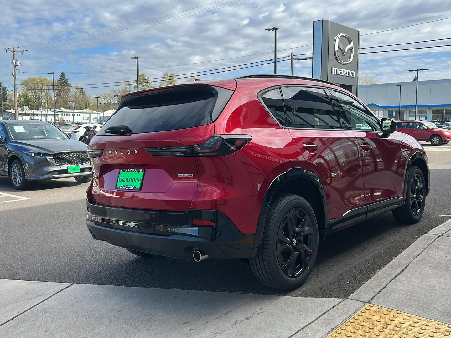 View vehicle photo 5