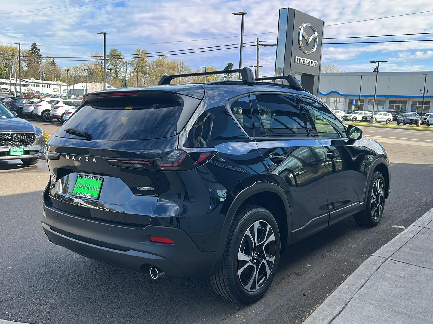 View vehicle photo 5