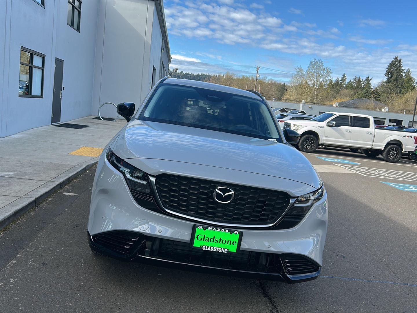 View vehicle photo 3