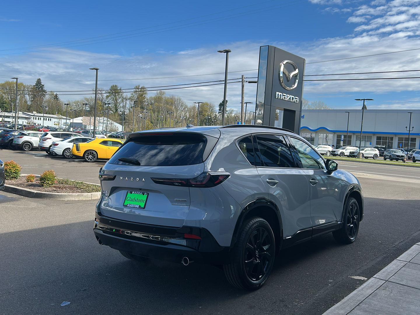 View vehicle photo 5