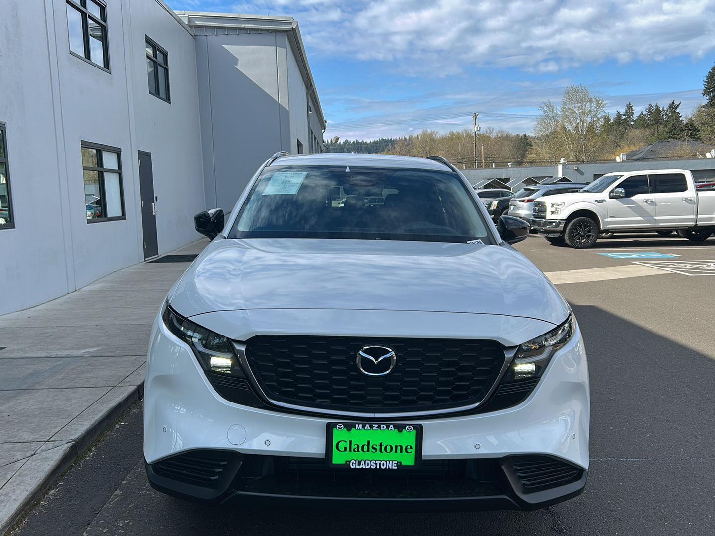 View vehicle photo 3